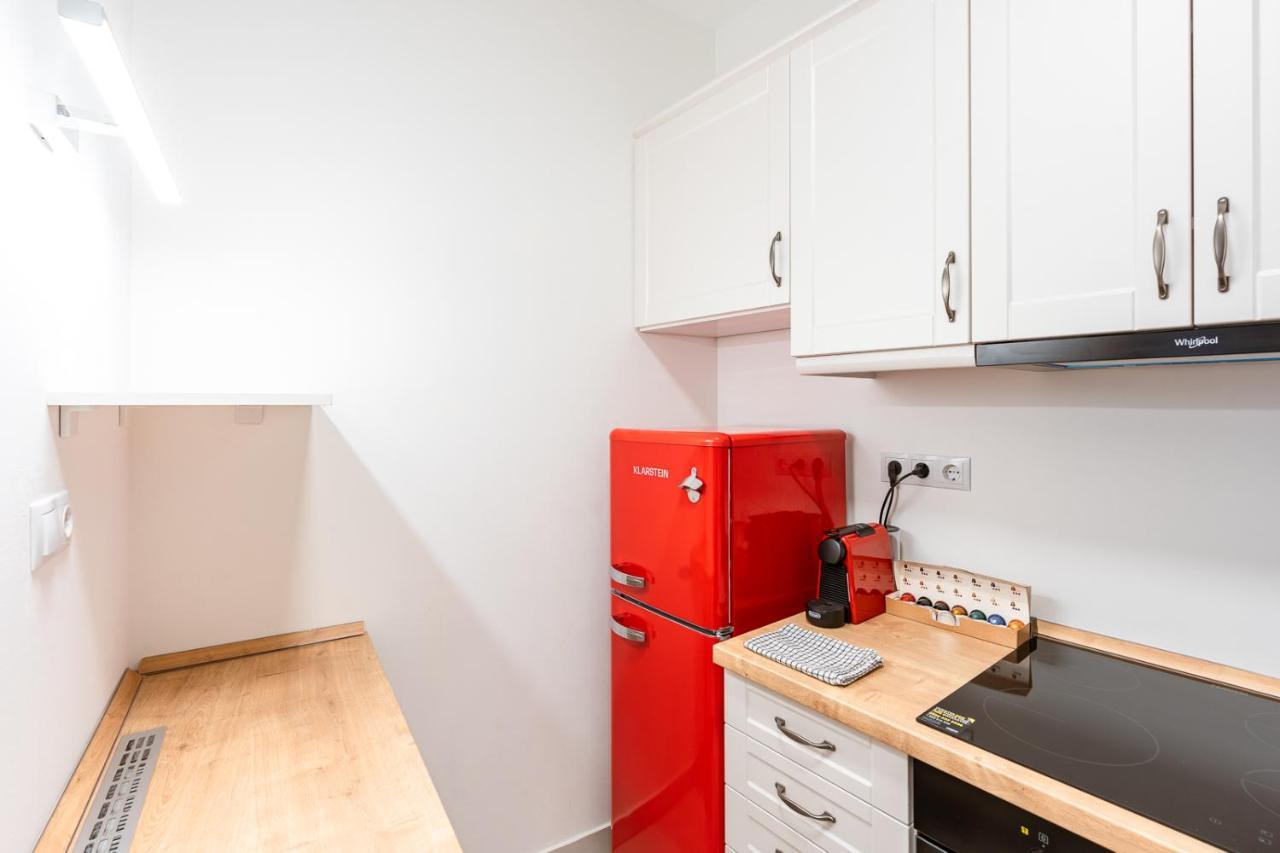 Modern & Newly Built Apartment With Private Garage Budapest Exterior photo