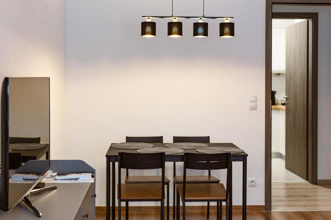 Modern & Newly Built Apartment With Private Garage Budapest Exterior photo